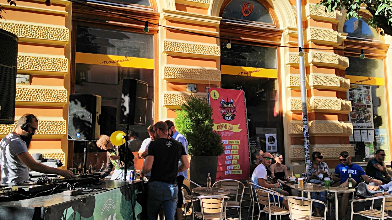 A Nappali terasza DJ-vel, Pécs - Kocsmaturista