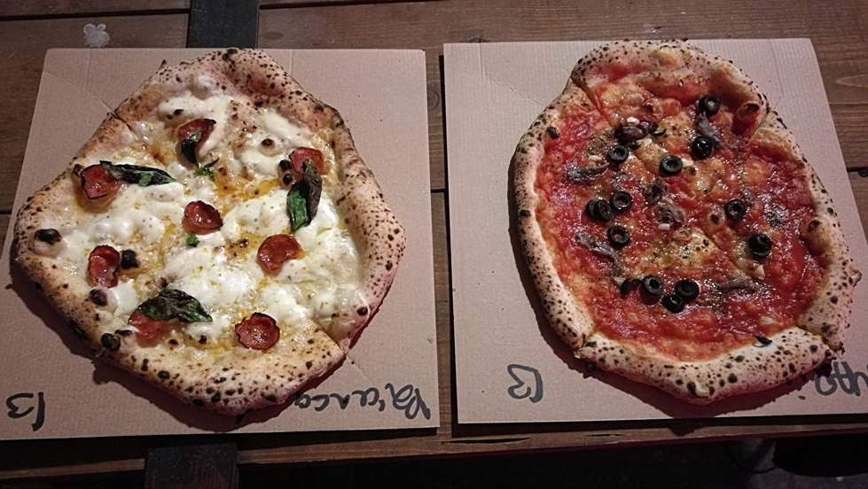 Pizza Bianca és Pizza Marinara feltétekkel, az Impostorban, Budapest - Kocsmaturista