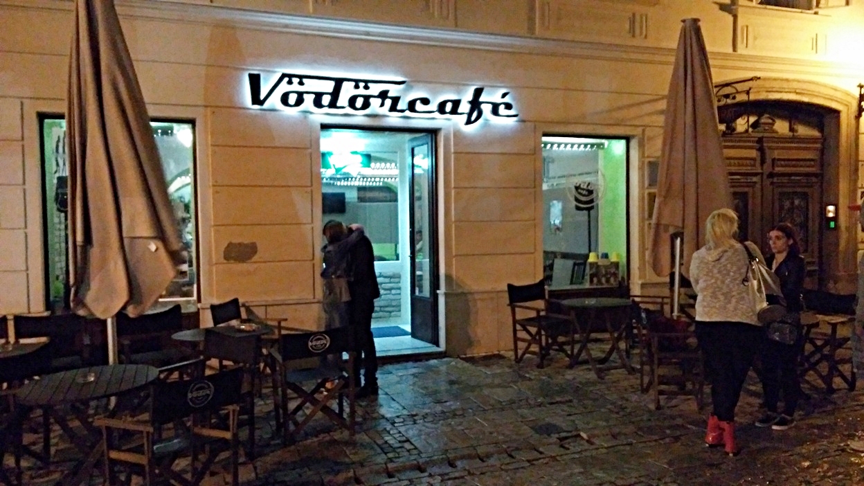 A Vödör café bejárata - Kocsmaturista
