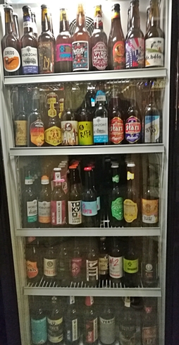 Kocsmatúra a sörcikkgyűjtőkkel - Pepin Craft Beer Bar sörhűtő - Kocsmaturista