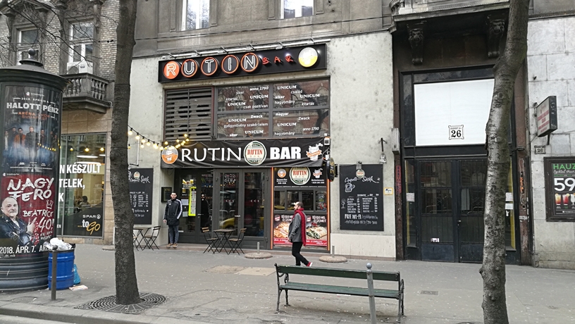 Kocsmatúra a sörcikkgyűjtőkkel - Rutin Bar - Kocsmaturista