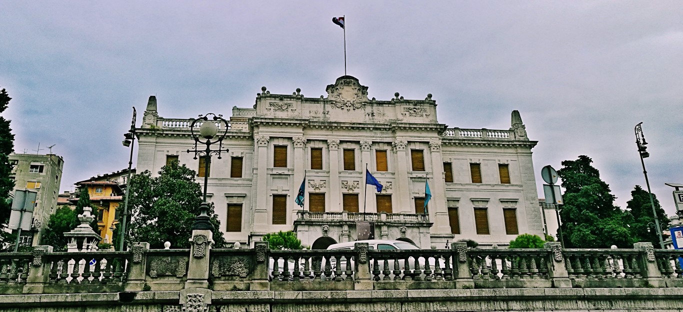 A Kormányzati Palota, Ma Tengerészeti és Történelmi Múzeum - Helikopter nélkül Fiumében - Rijeka - Kocsmaturista