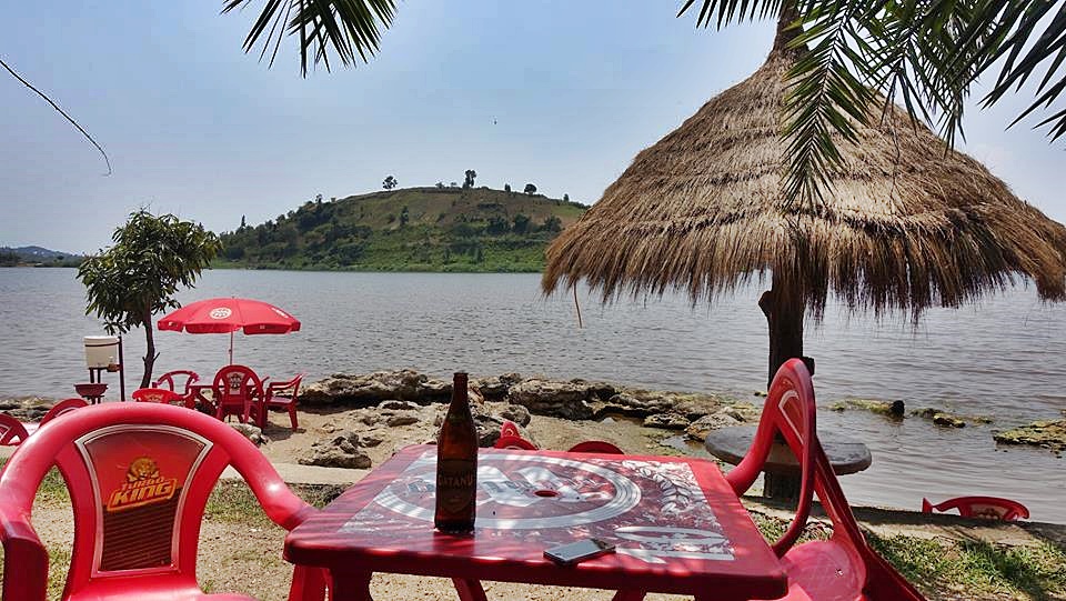 Kocsmázva utazni, utazva kocsmázni - Jeli Gábor Jeti - Kivu-tó, Ruanda, Afrika - Kocsmaturista