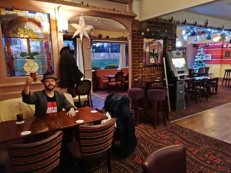 Anglia és kocsmaélete - hangsúlyos szőnyegpadló az angol pubban - Kocsmaturista